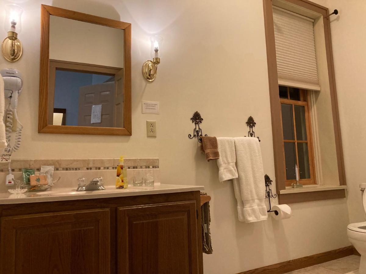| Oak Valley Inn and Suites