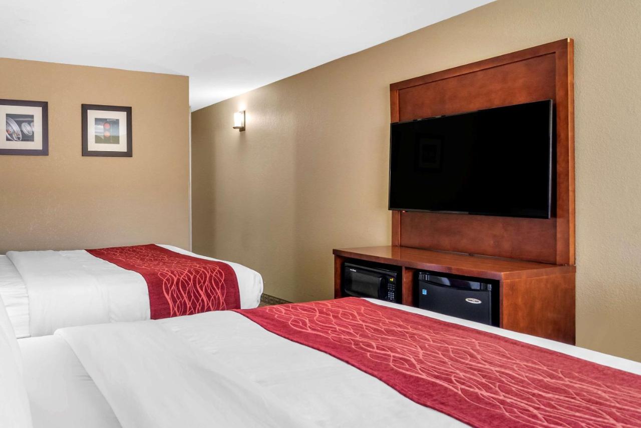Queen Room with Two Queen Beds - Accessible/Non-Smoking  at Comfort Inn & Suites Leeds I-20