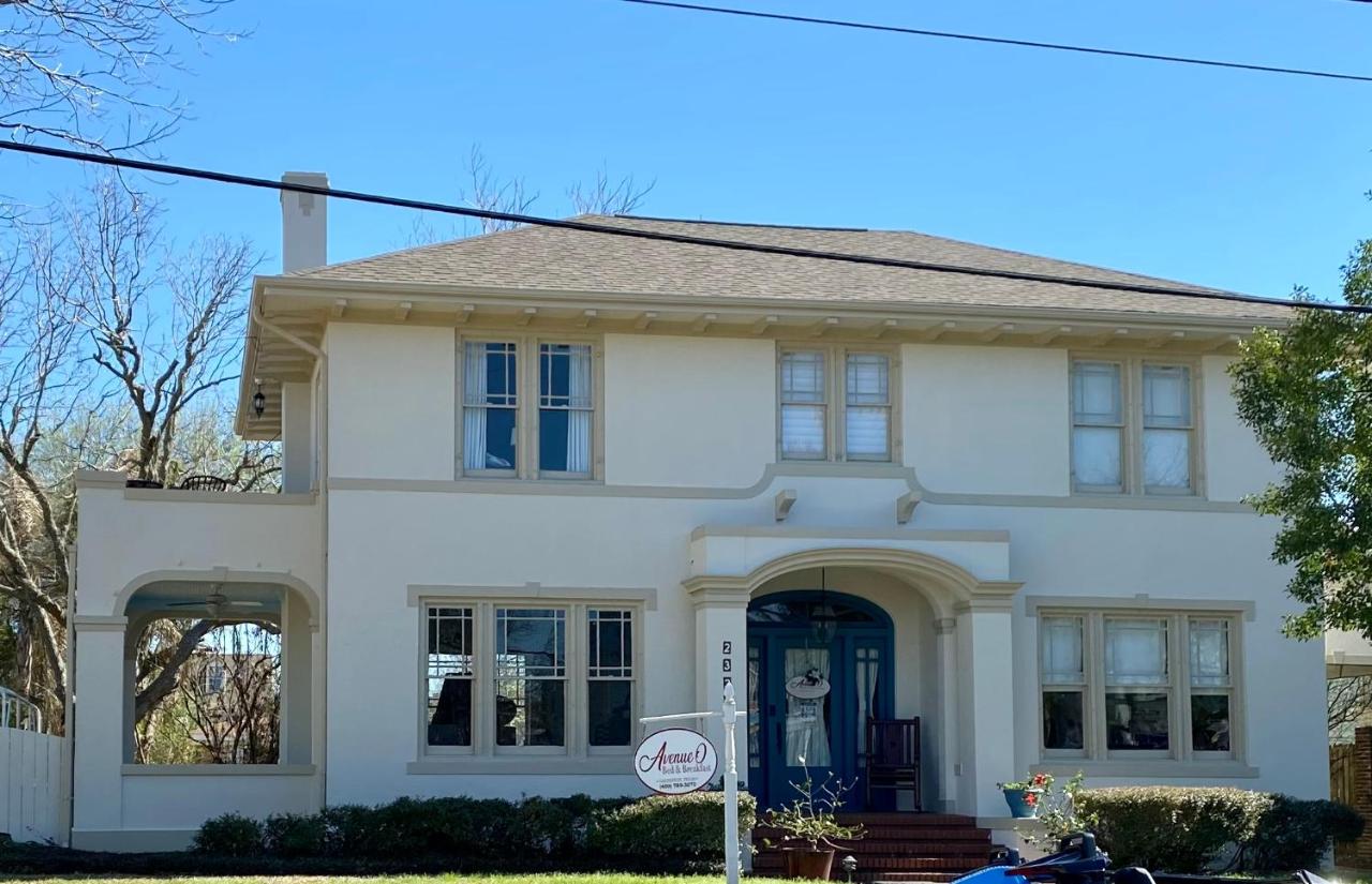 | Avenue O Bed and Breakfast