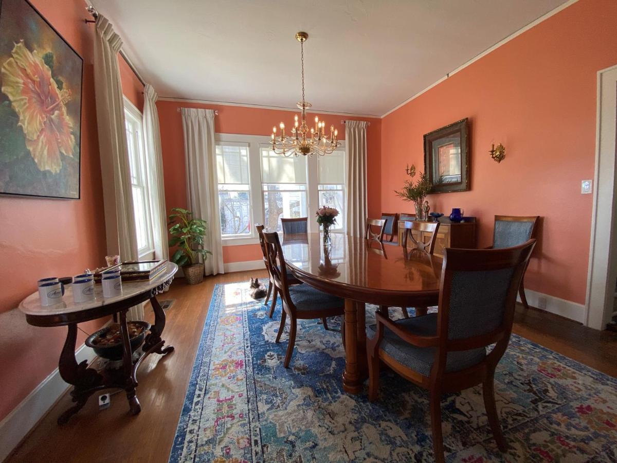 | Avenue O Bed and Breakfast