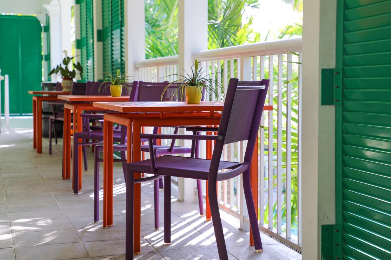 King Suite at Almond Tree Inn Hotel - Adults Only
