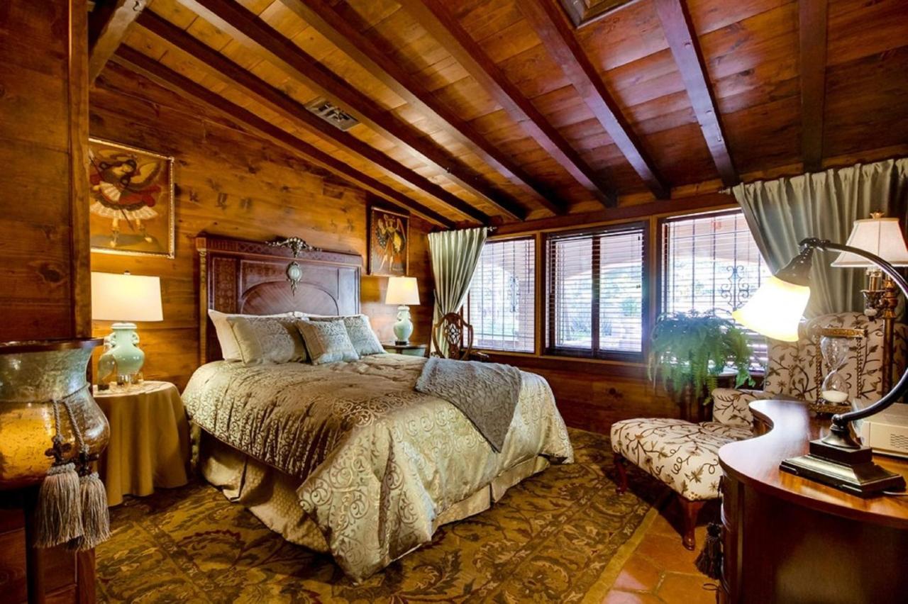 | Vineyard Hacienda