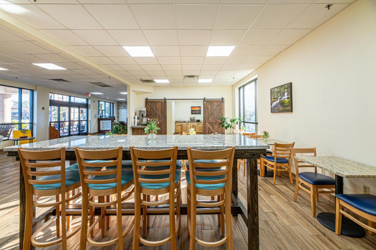  | River Bend Inn - Pigeon Forge