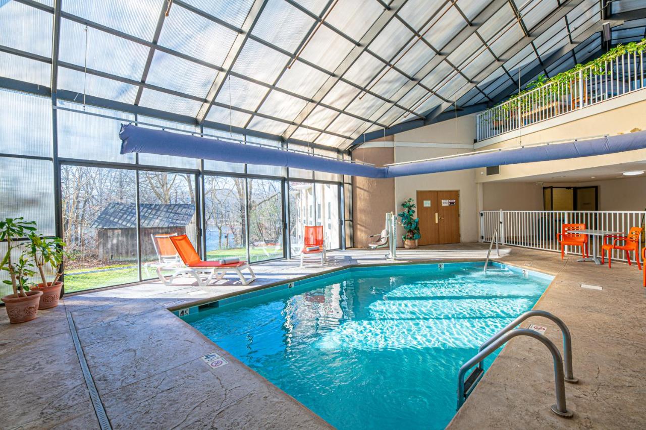 | River Bend Inn - Pigeon Forge