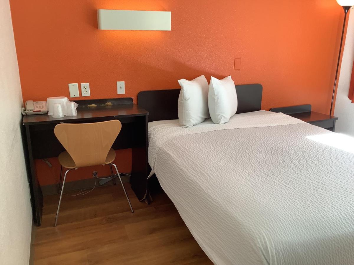  | Carlsbad Village Inn