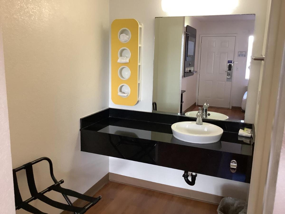  | Carlsbad Village Inn