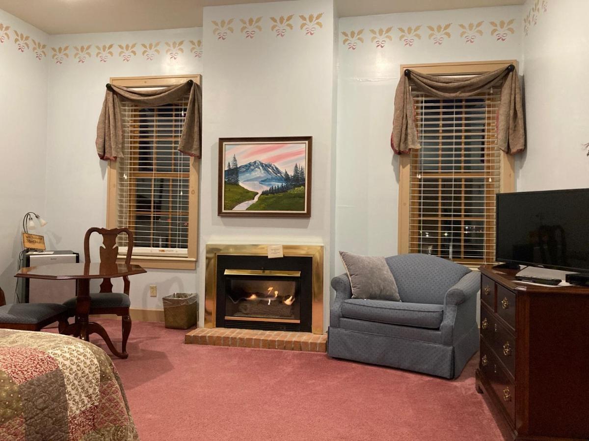 | Oak Valley Inn and Suites