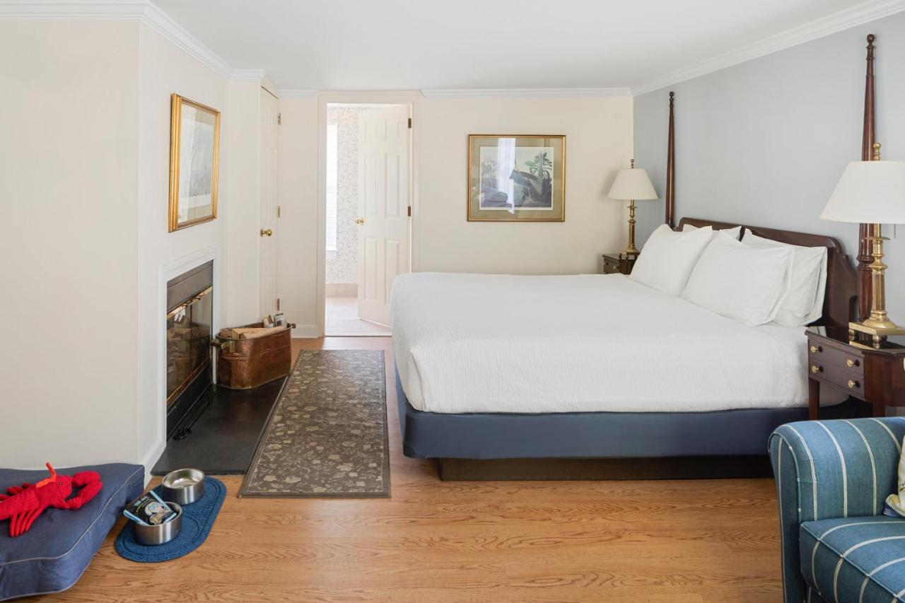 | Harraseeket Inn
