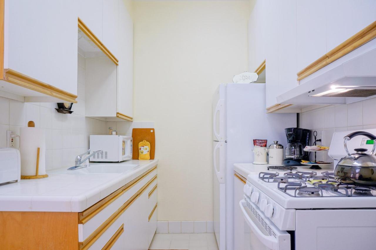 Deluxe King Studio with Fireplace and Kitchen - 116C at Harbor House Inn