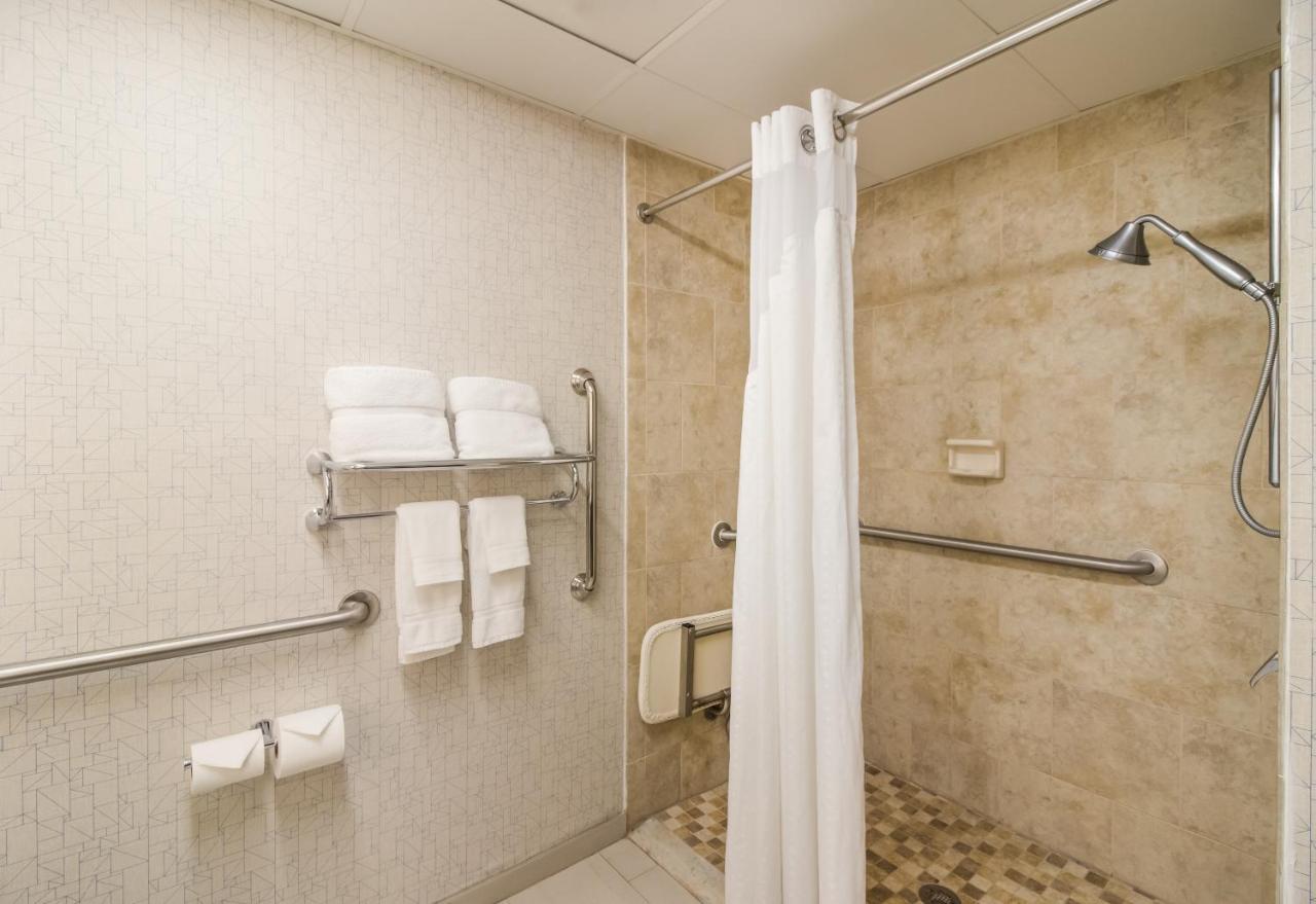 King Room with Roll-In Shower - Accessible/Non-Smoking at Clarion Pointe New Bern