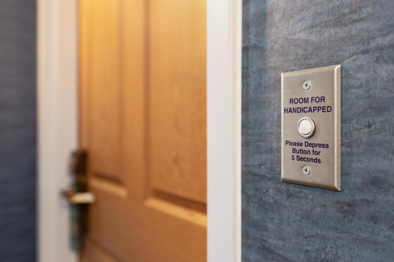 Studio Queen Suite with Wheelchair Access - Non-Smoking at Staybridge Suites Quantico-Stafford by IHG