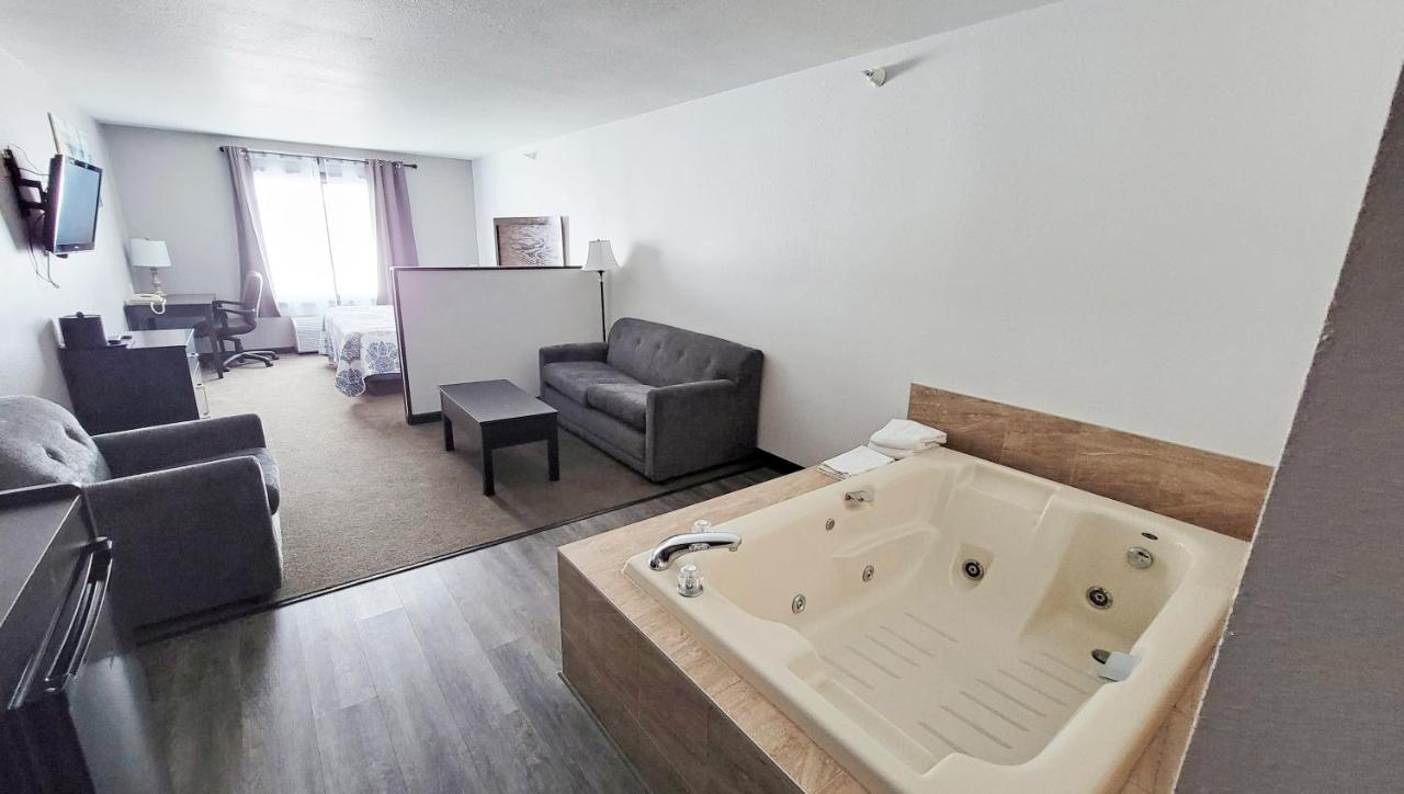 Double Room - Not Pet Friendly at Jasper Ridge Inn Ishpeming