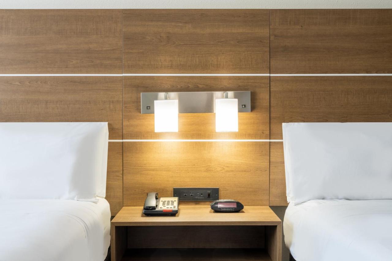 | Holiday Inn Express & Suites Dallas East - Fair Park, an IHG Hotel