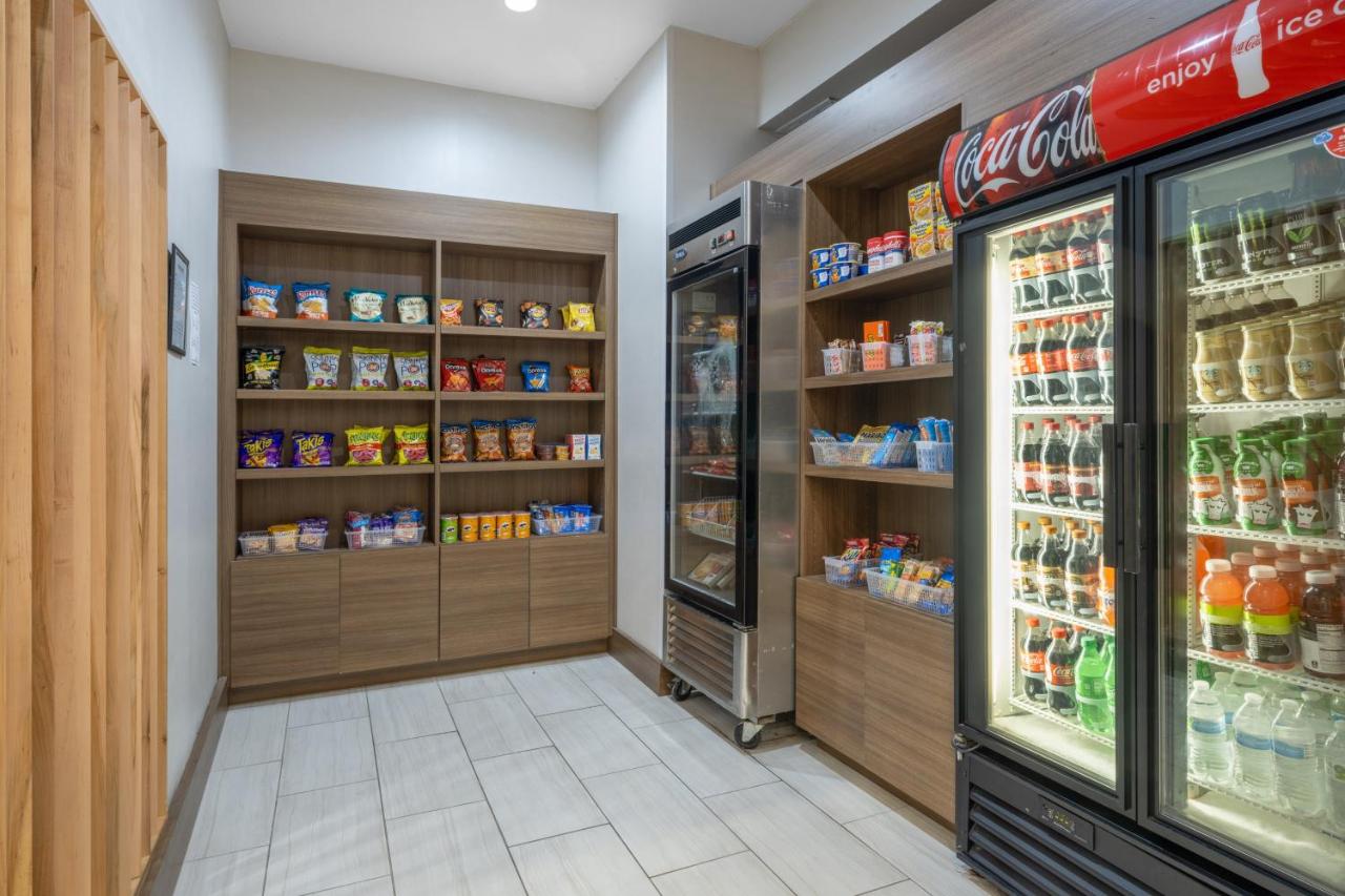 | Holiday Inn Express & Suites Dallas East - Fair Park, an IHG Hotel