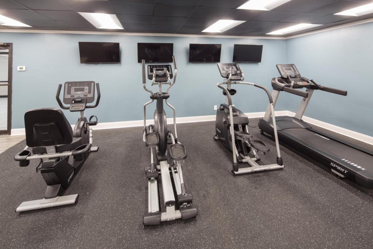  | Whispering Woods Hotel & Conference Center