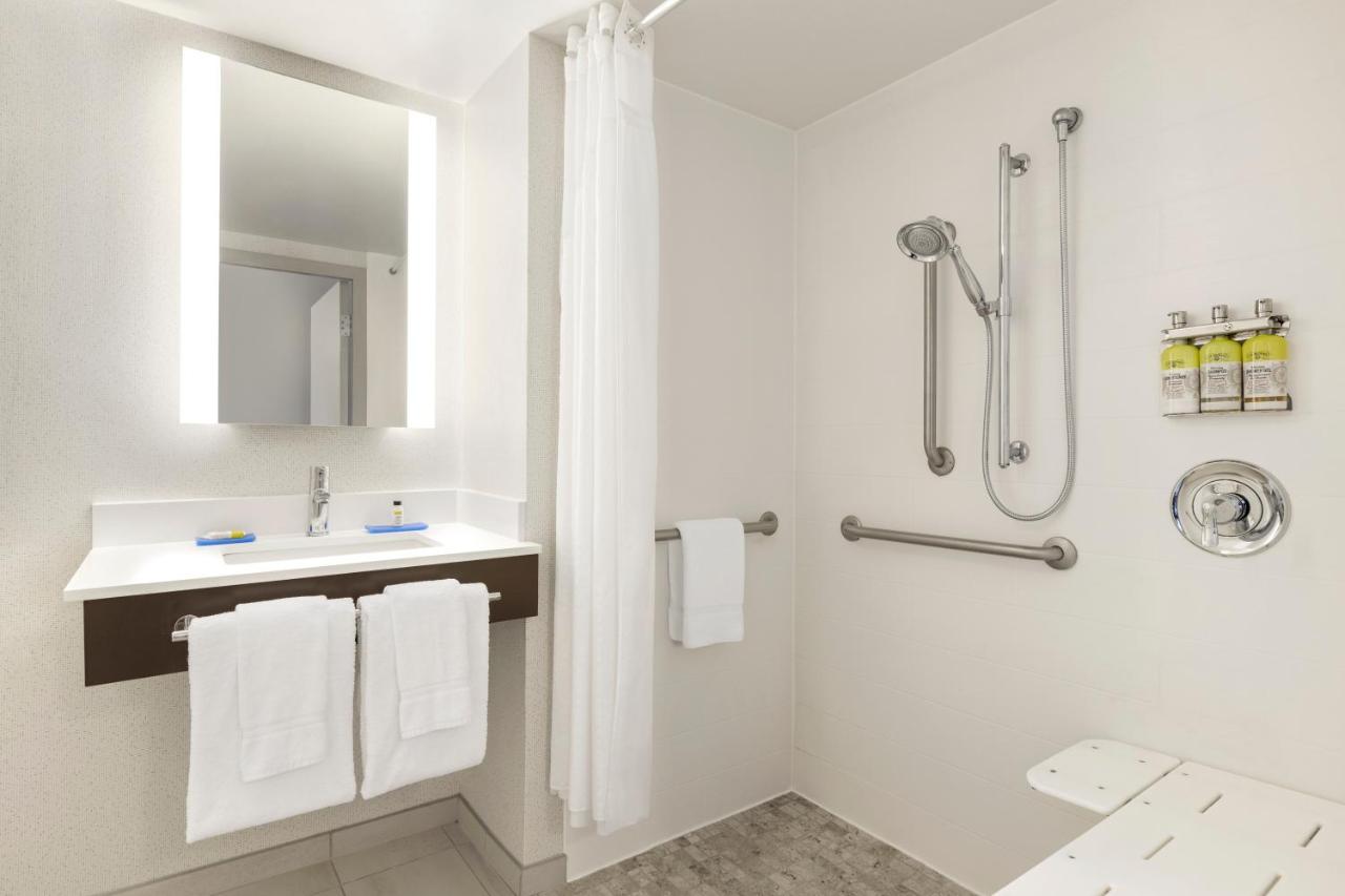 King Room - Mobility Access/Roll in Shower - Non-Smoking at Holiday Inn Express Sarasota East - I-75 by IHG
