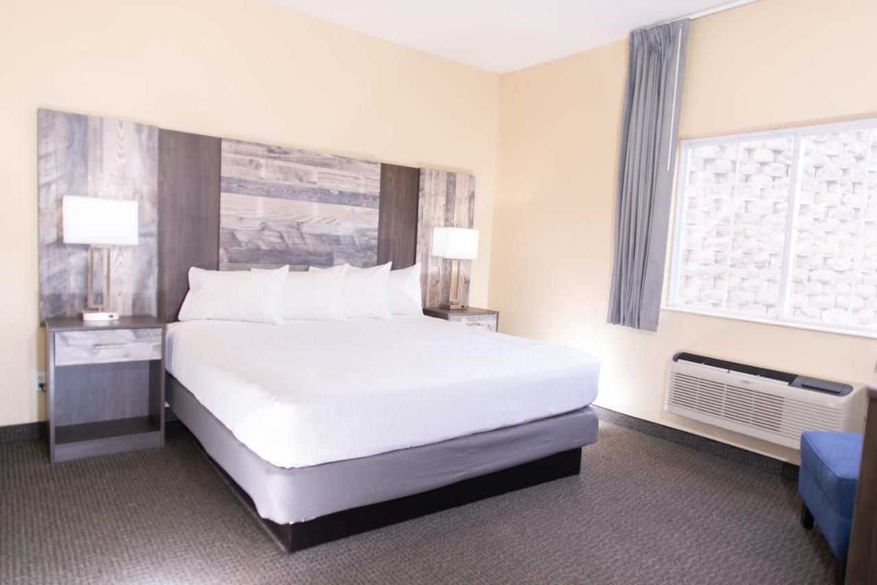 King Room at The Stone Castle Hotel & Conference Center