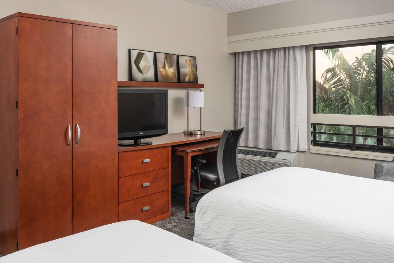 Hearing Accessible Guestroom Two Queens at Sonesta Select Miami Lakes