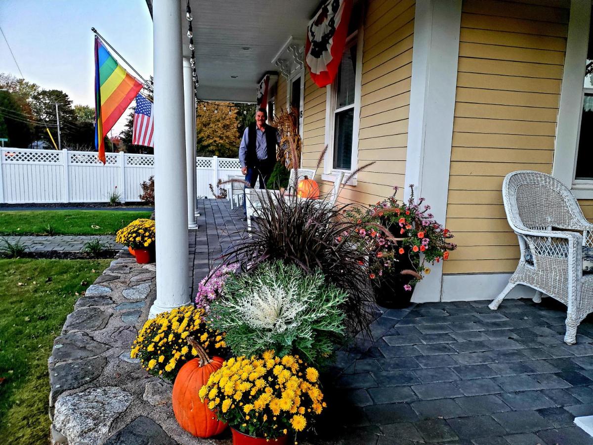 | Elmere House Bed & Breakfast