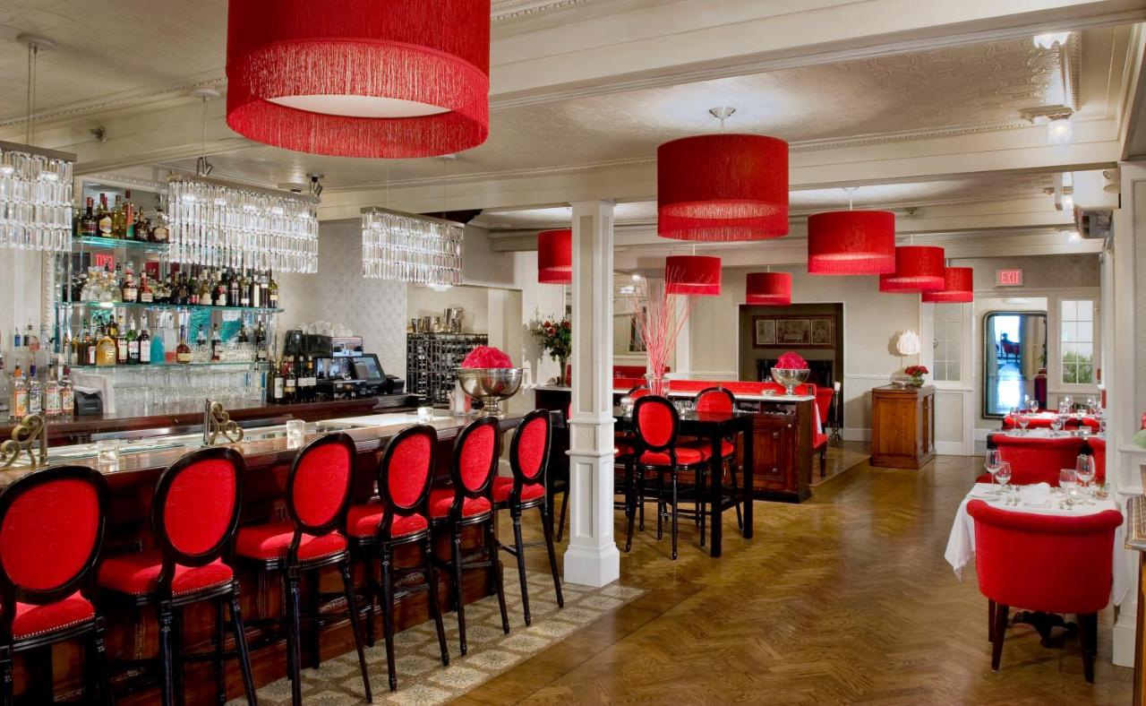| Relais Chateaux Camden Harbour Inn