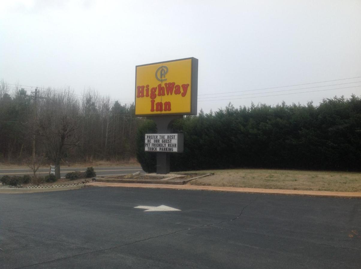 | HighWay Inn