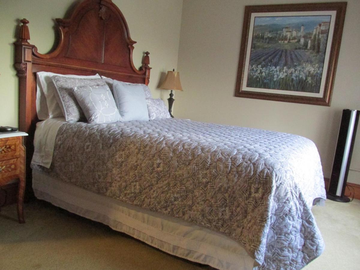 | Mansion Inn Lake Stevens