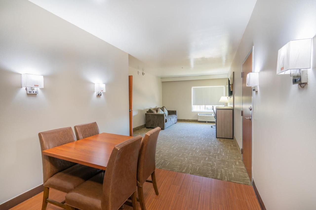 Accessible King Suite with Sofa Bed - Non Smoking at Clarion Pointe Galveston Seawall