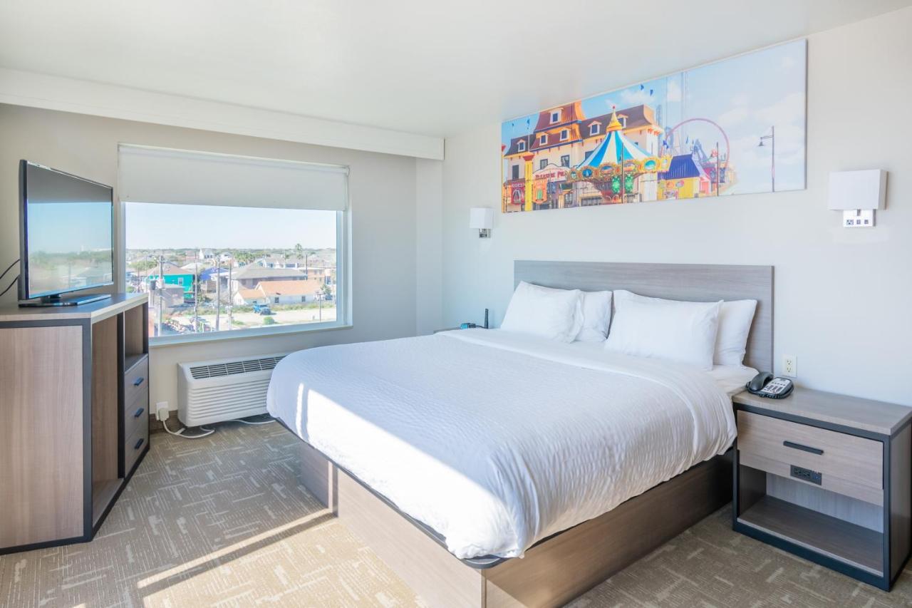 Accessible King Suite with Sofa Bed - Non Smoking at Clarion Pointe Galveston Seawall