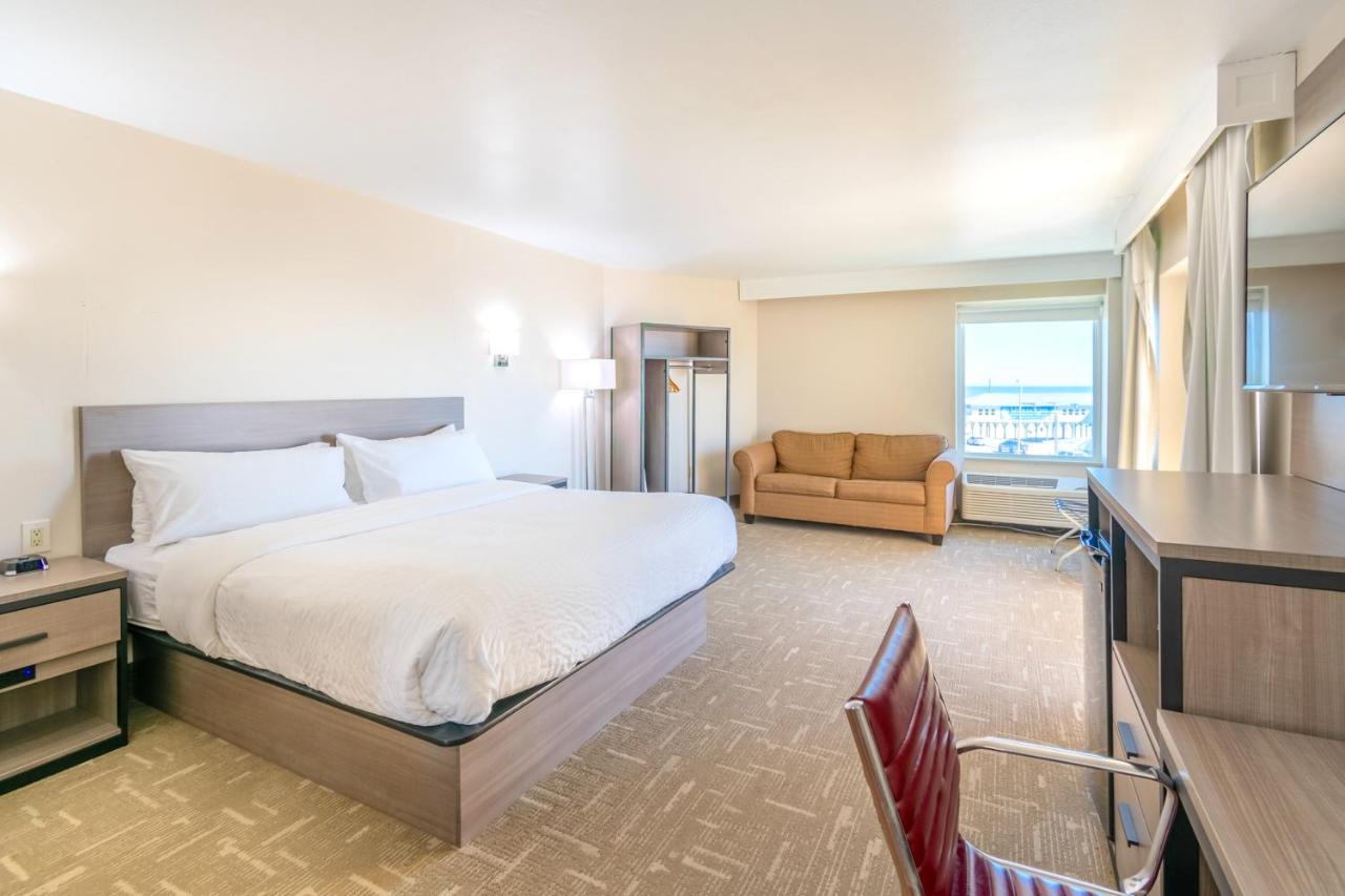 Accessible King Suite with Sofa Bed - Non Smoking at Clarion Pointe Galveston Seawall