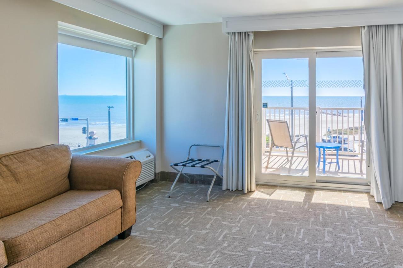 King Suite - Accessible/Non Smoking at Clarion Pointe Galveston Seawall