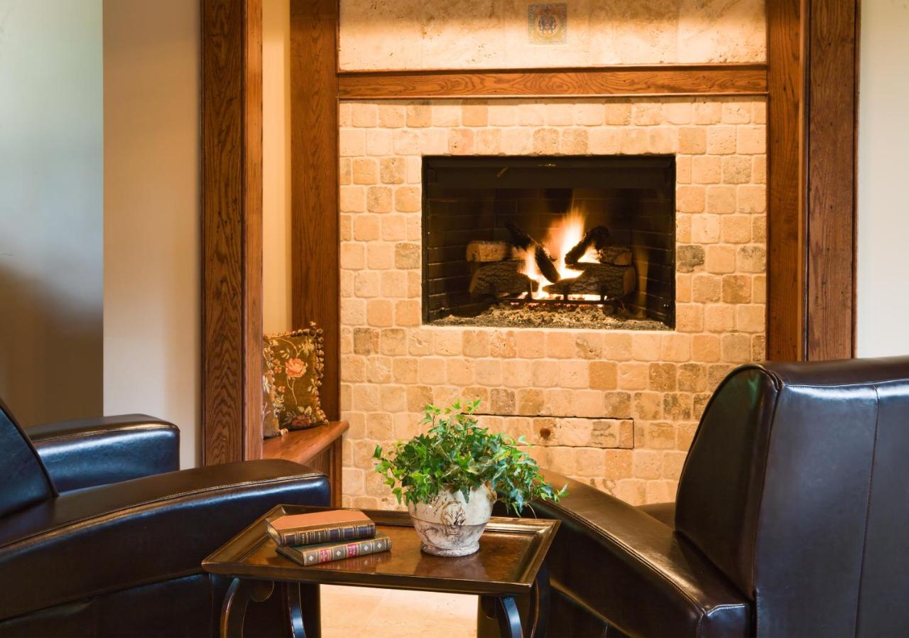 | 1900 Inn on Montford