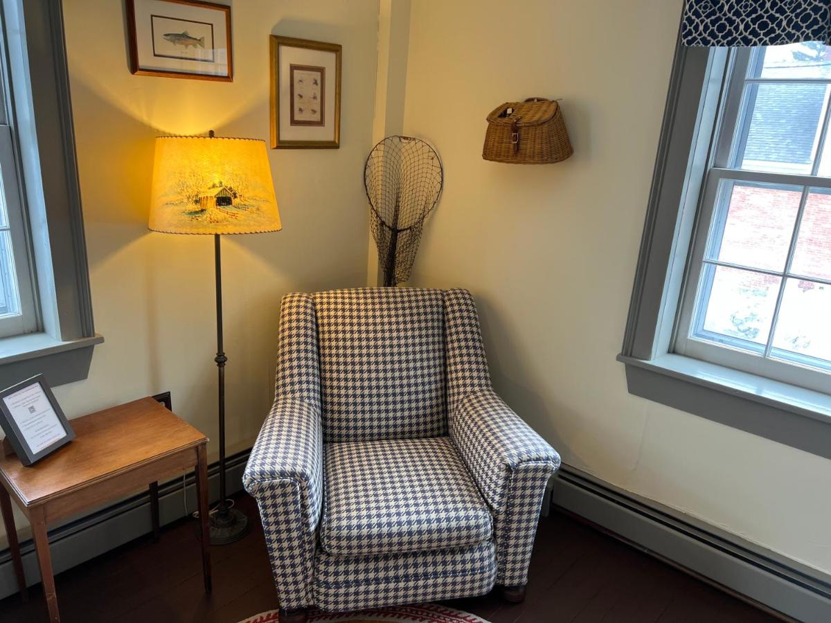 | Shoreham Inn Bed & Breakfast