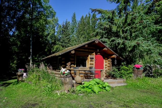 | Hope Alaska's Bear Creek Lodge