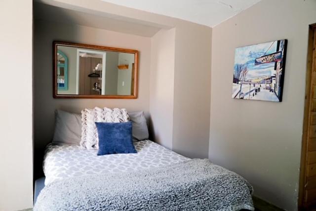 | Hope Alaska's Bear Creek Lodge