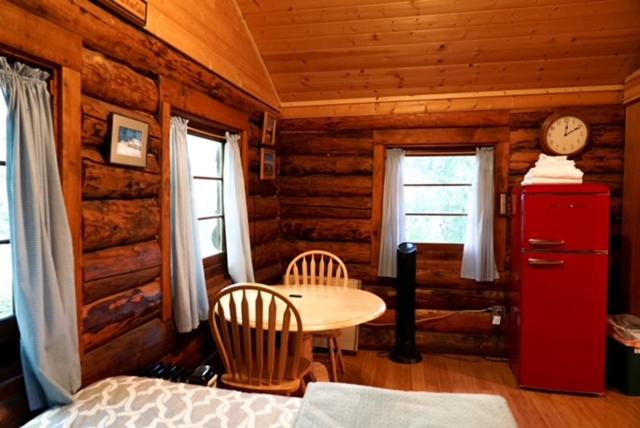 | Hope Alaska's Bear Creek Lodge