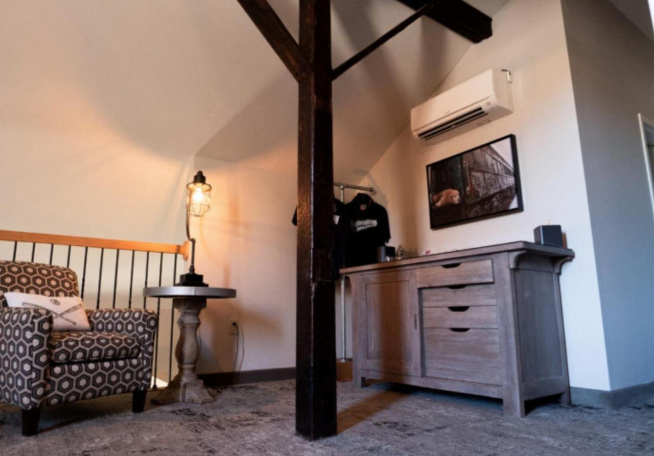 Queen Suite at The Railroad Inn