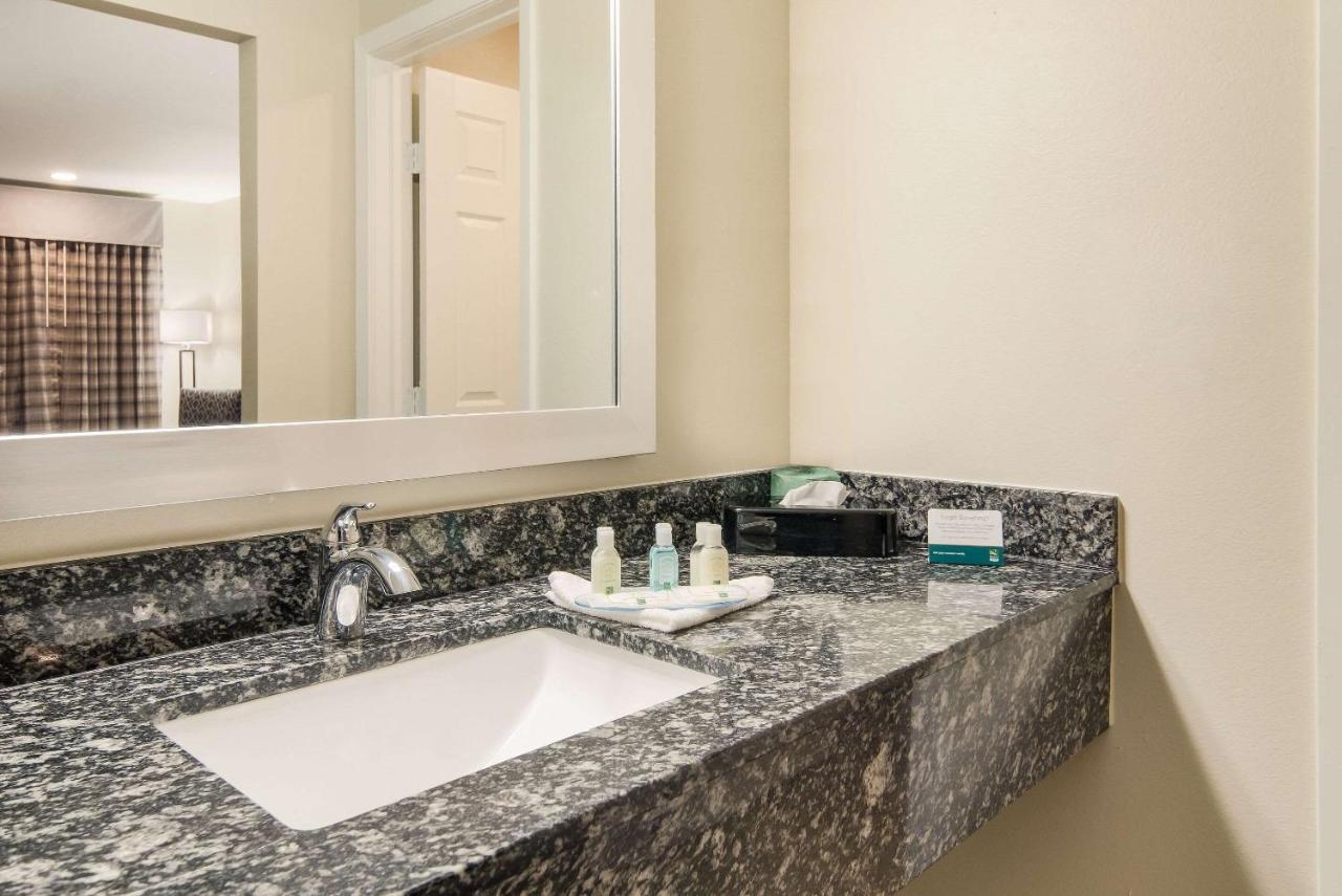 Double Room with Two Double Beds - Non Smoking at Quality Inn & Suites Dallas - Cityplace