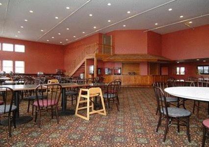 | Crown Choice Inn & Suites Lakeview and Waterpark