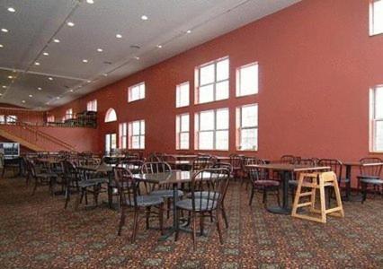 | Crown Choice Inn & Suites Lakeview and Waterpark