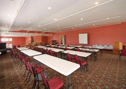 | Crown Choice Inn & Suites Lakeview and Waterpark