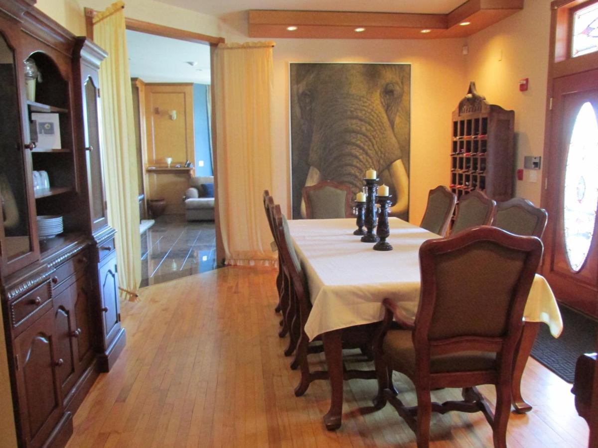 | Mansion Inn Lake Stevens