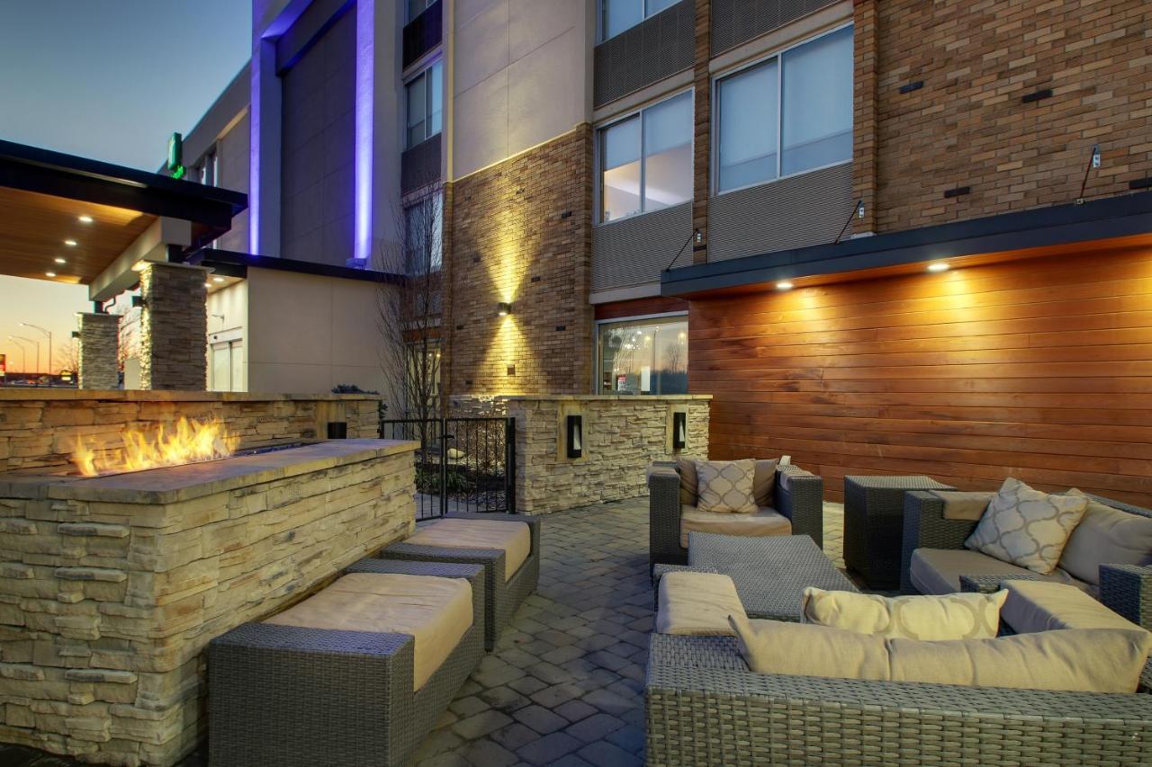| Holiday Inn Express & Suites Wapakoneta, an IHG Hotel