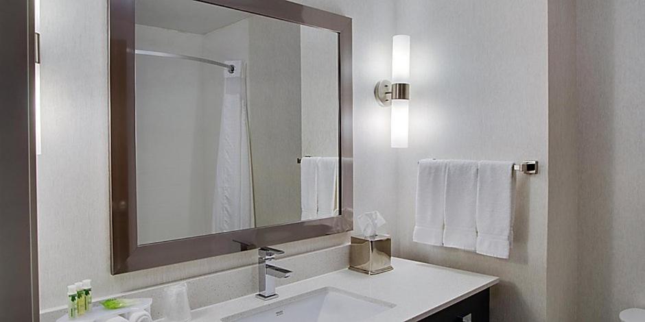King Room at Holiday Inn Express & Suites Sidney by IHG