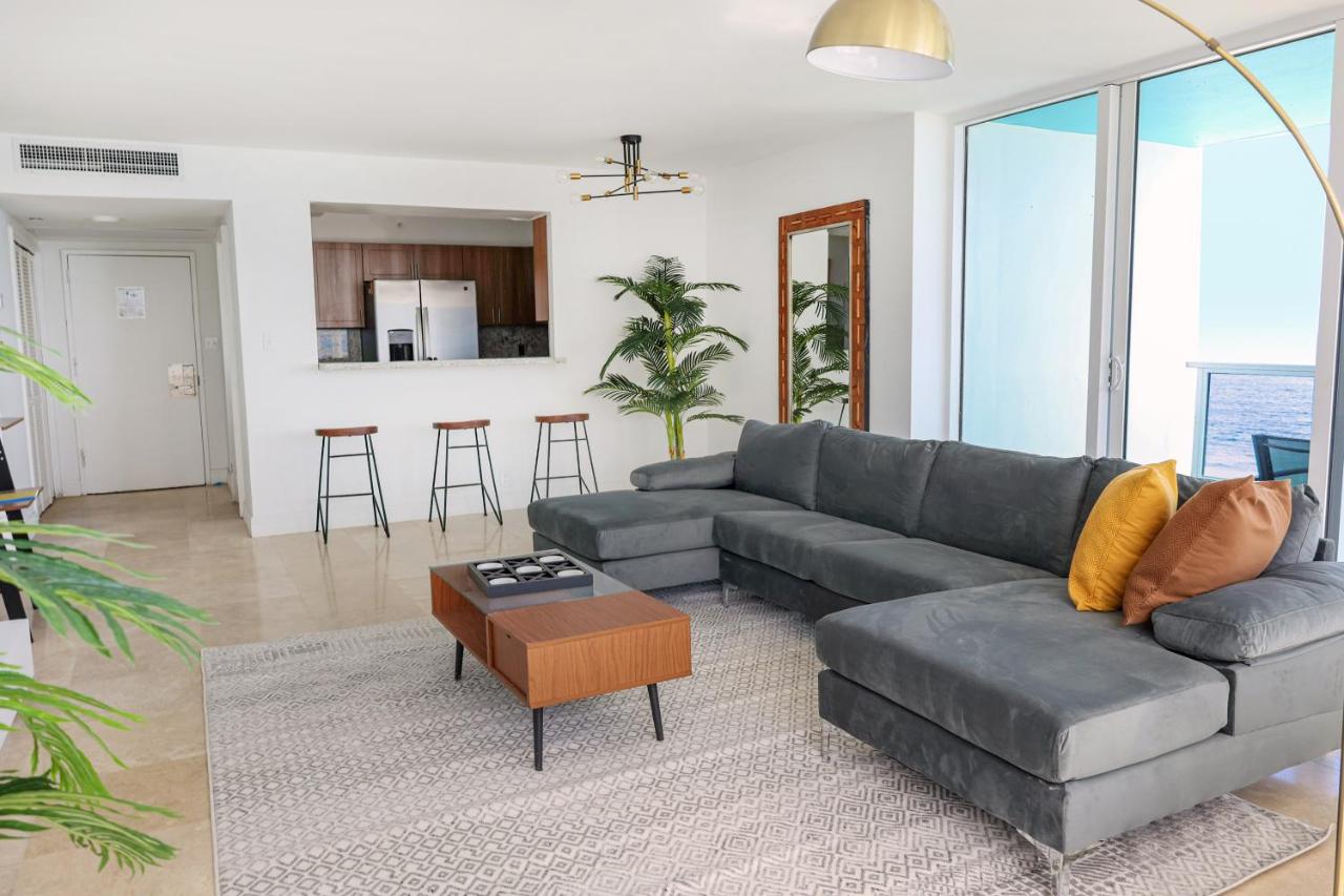 Corner Oceanview Master Suite 2 Bedroom 2 Bath Kitchen at Seacoast Suites on Miami Beach