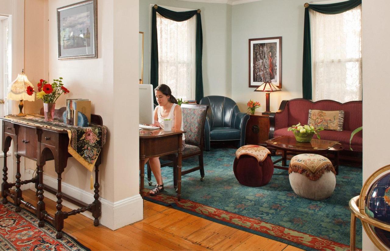  | Irving House at Harvard
