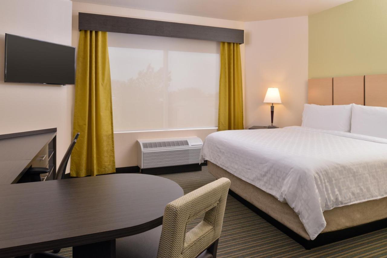 King Studio Suite with Hearing Accessible Tub at Candlewood Suites Austin Airport by IHG