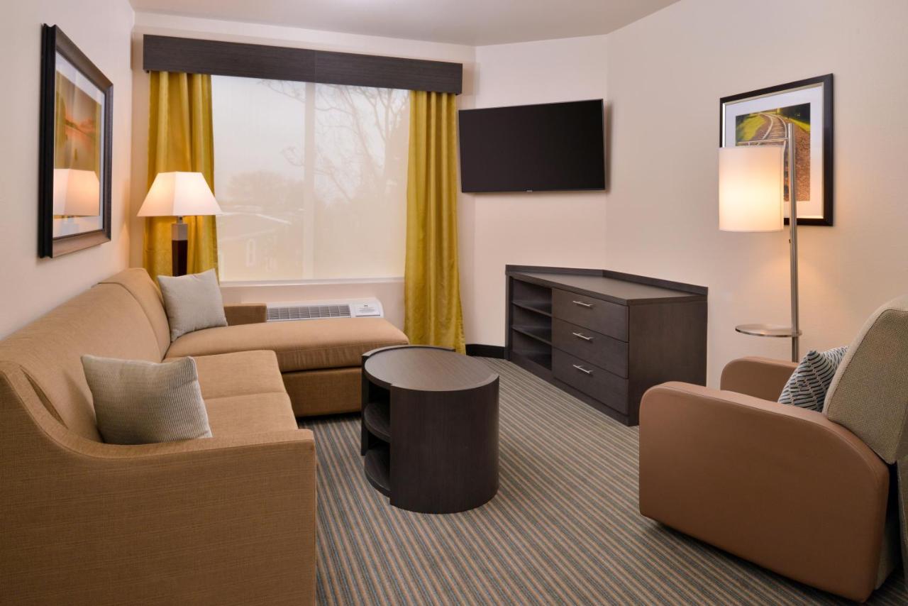 One-Bedroom King Suite - Non-Smoking at Candlewood Suites Austin Airport by IHG