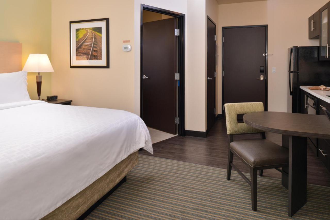 King Studio Suite with Hearing Accessible Tub at Candlewood Suites Austin Airport by IHG