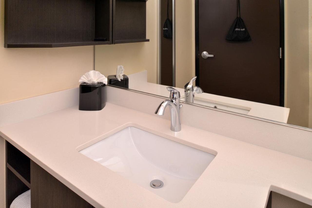 King Studio Suite - Non-Smoking at Candlewood Suites Austin Airport by IHG