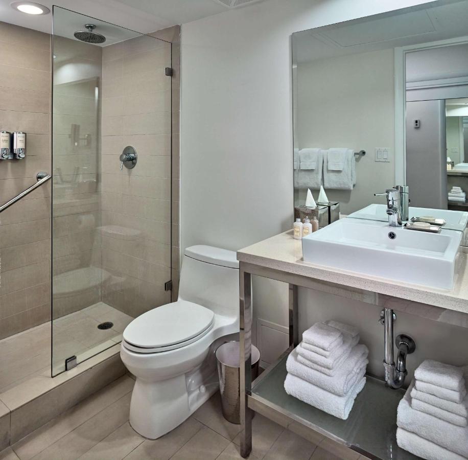 Preferred King Curve Room with Ocean View at Sonesta Fort Lauderdale Beach